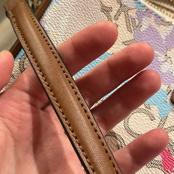 CALVIN KLEIN PURSE - Picture 2 of 8